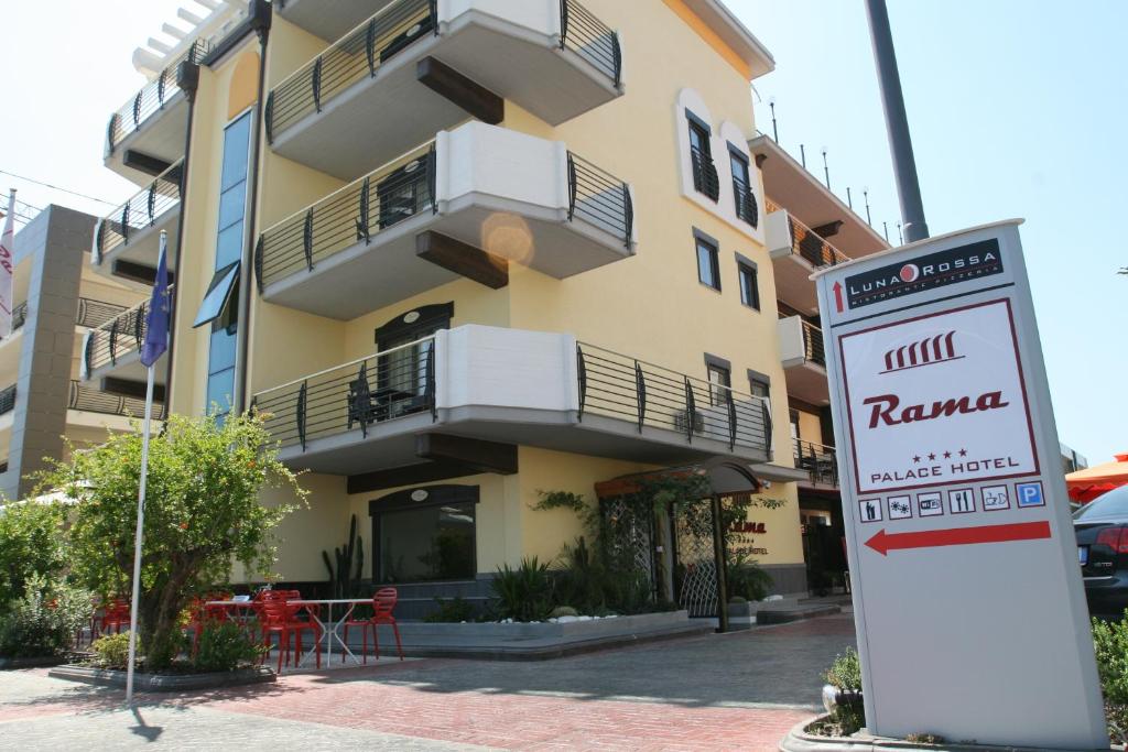 The building in which a szállodákat is located