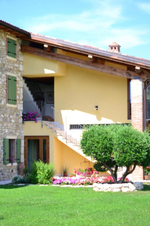 The building in which a vidéki vendégházakat is located