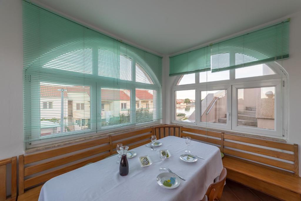 Restaurace v ubytování Apartments Jakovčev