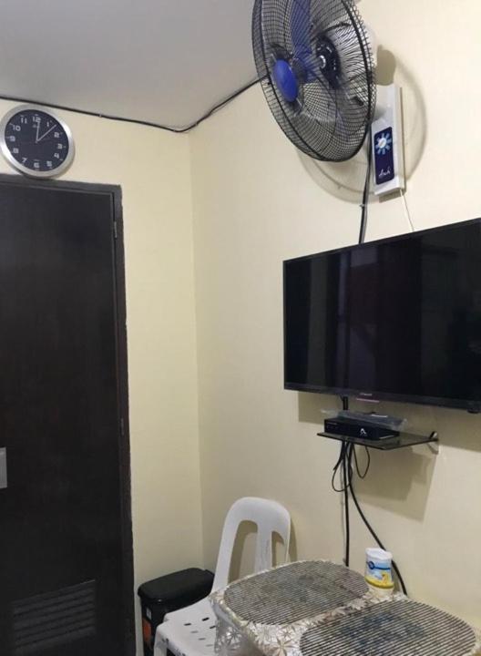 TV a/nebo společenská místnost v ubytování RV3 TRANSIENT HOUSE