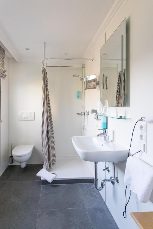Koupelna v ubytování Hotel Gutsgasthof Stangl