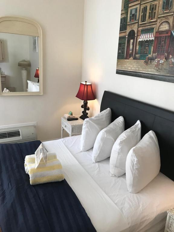 Letto o letti in una camera di New Orleans House - Gay Male Adult Guesthouse