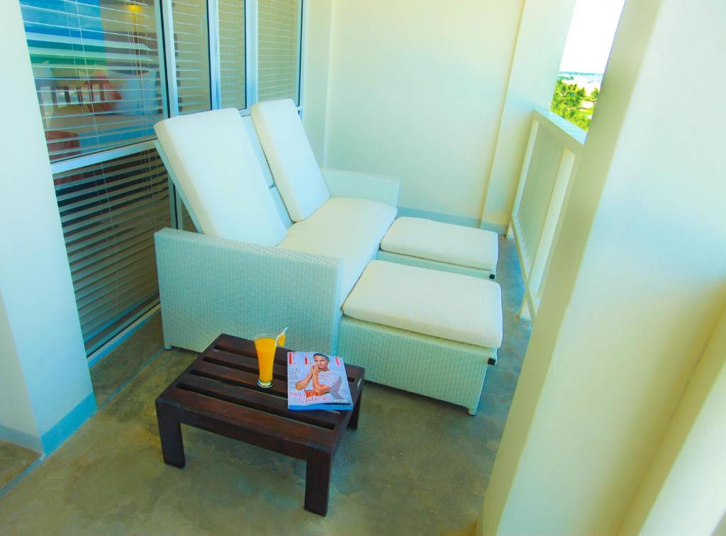 Posezení v ubytování Beacon Beach Hotel Negombo