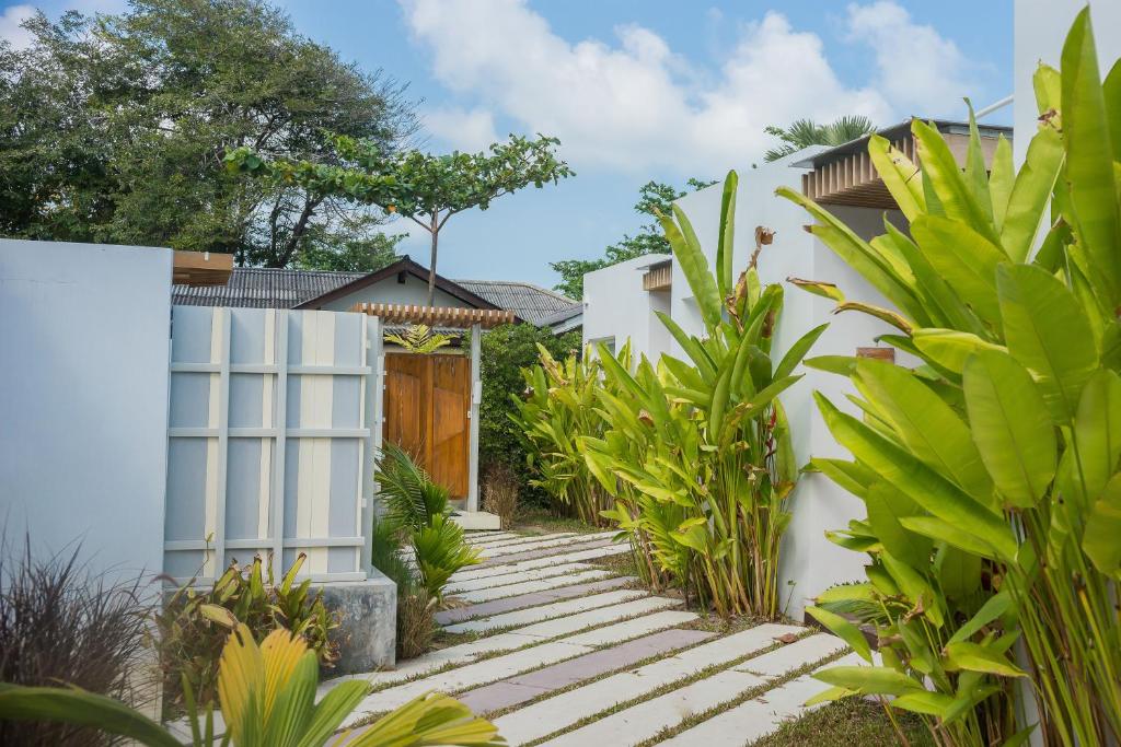 White Sand Samui Resort - 10