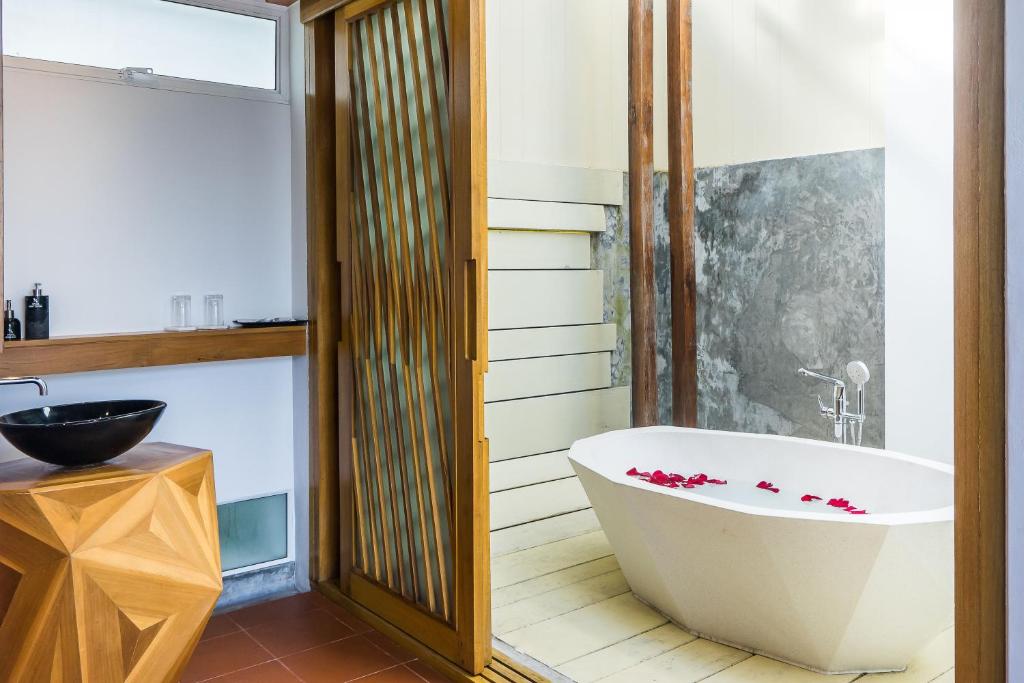 White Sand Samui Resort - 12