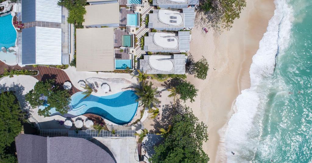 Bazén v ubytování White Sand Samui Resort nebo v jeho okolí