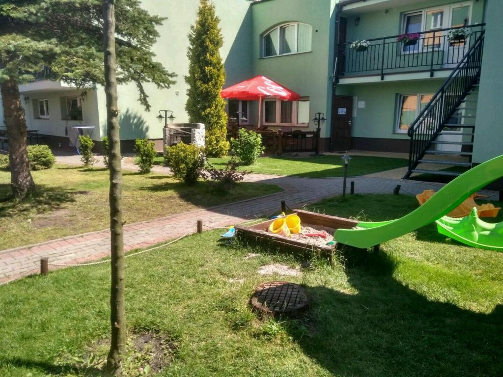 Vonkajšia záhrada v ubytovaní Oaza Leba - Idealny dla rodzin z dziecmi