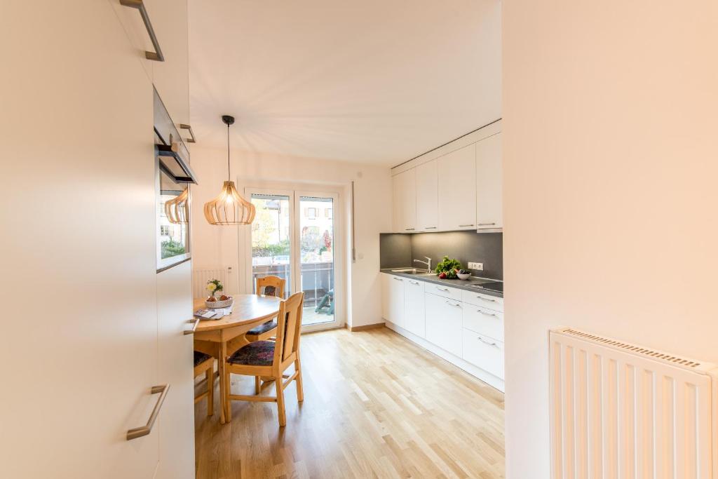 Kuchyň nebo kuchyňský kout v ubytování Haus Gufler