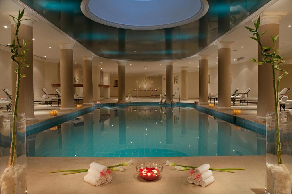 Bazén v ubytování Iberotel Palace - Adults Friendly 16 Years Plus nebo v jeho okolí