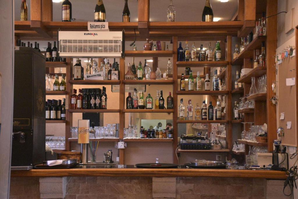 Lounge nebo bar v ubytování Aparthotel Koliba
