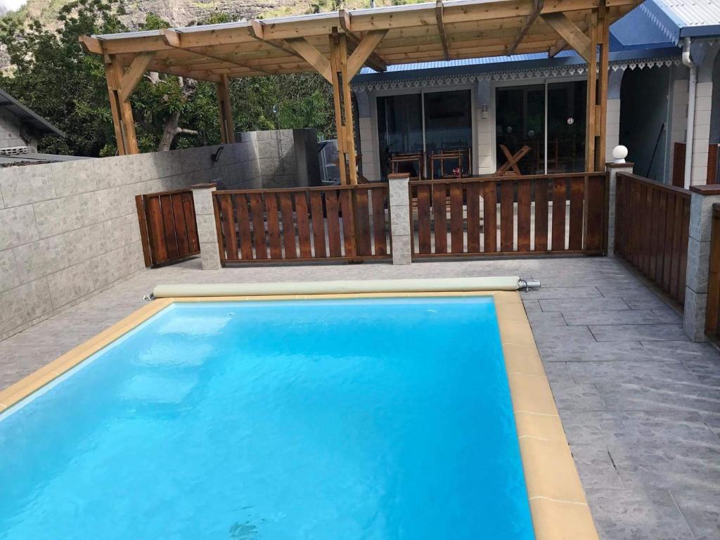 Chez Guy et Josiane - Housity
