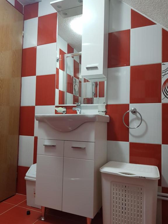 Koupelna v ubytování Deluxe Studio & Rooms Zarubica