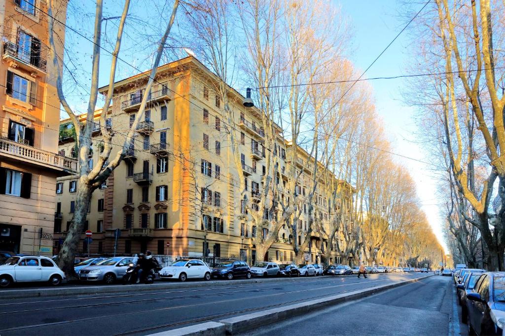 The surrounding neighborhood or a neighborhood close to a vendégházakat