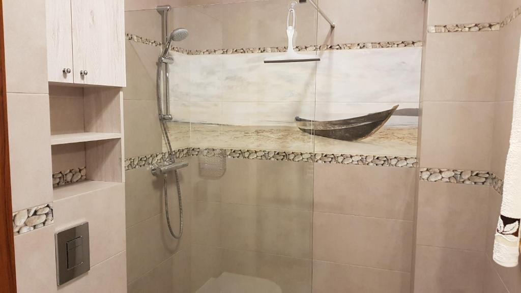 Kúpeľňa v ubytovaní New apartment 100m from old town and marina