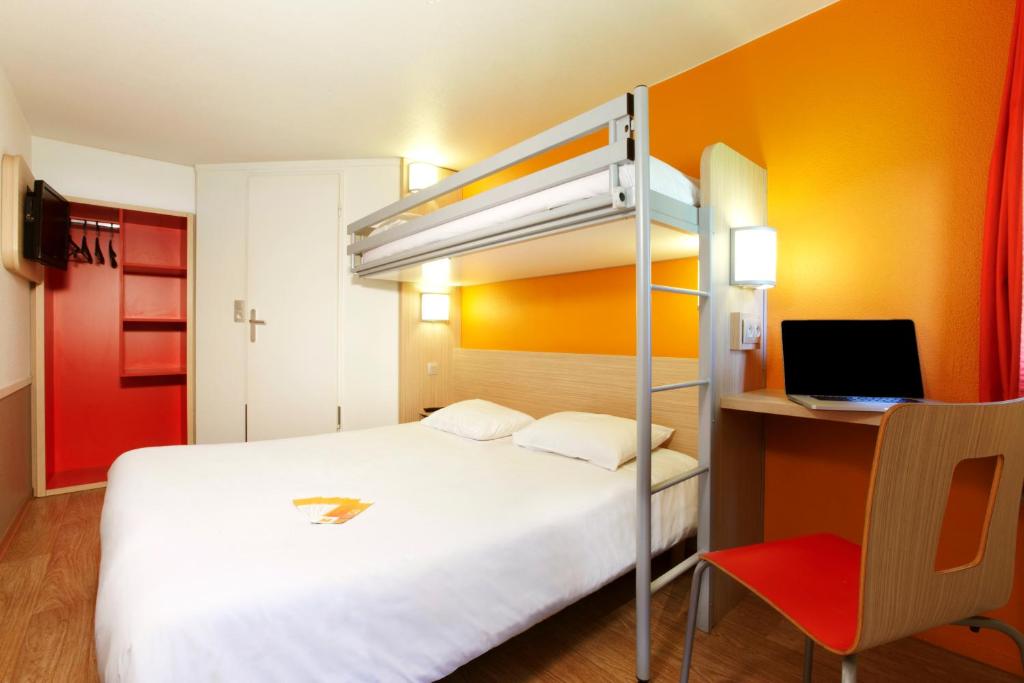 Premiere Classe Chelles - Triple Room (1 Double Bed + 1 Single Bed)
