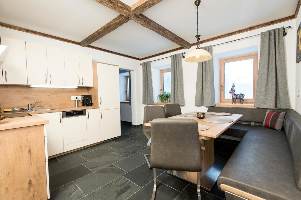 Kuchyň nebo kuchyňský kout v ubytování Gletscher Appartements