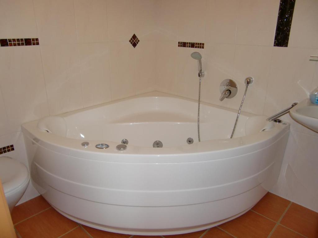 Landhotel Fuchsbau - Habitación Doble Con Baño De Spa