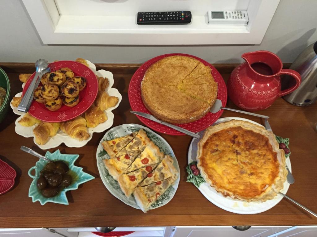 B The Guest Downtown - Resim 44