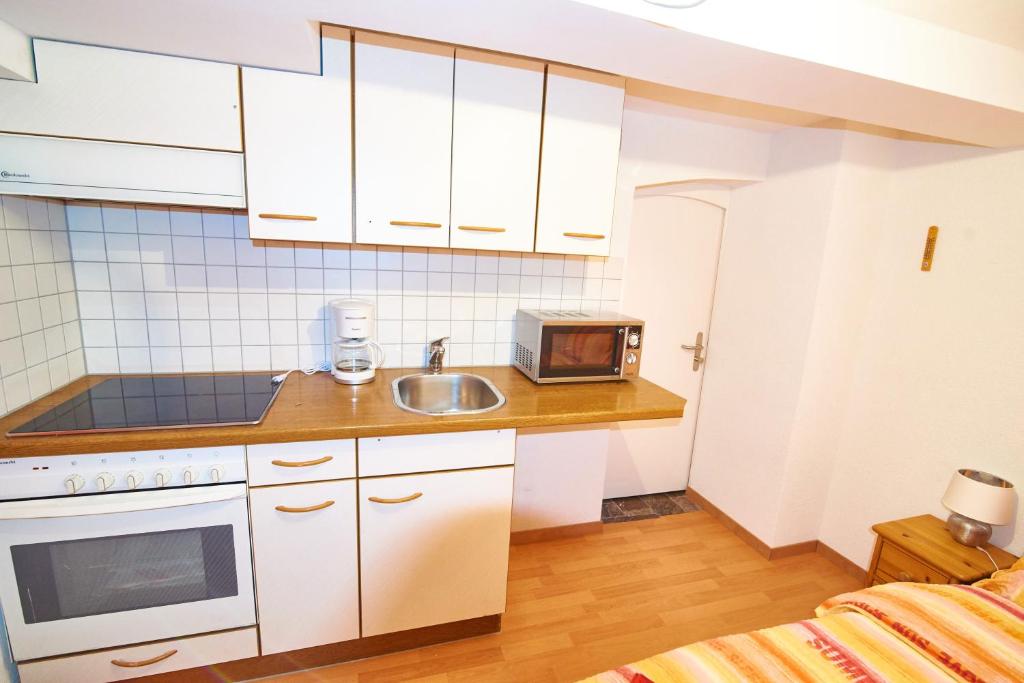 New West Station 7 - Resim 13