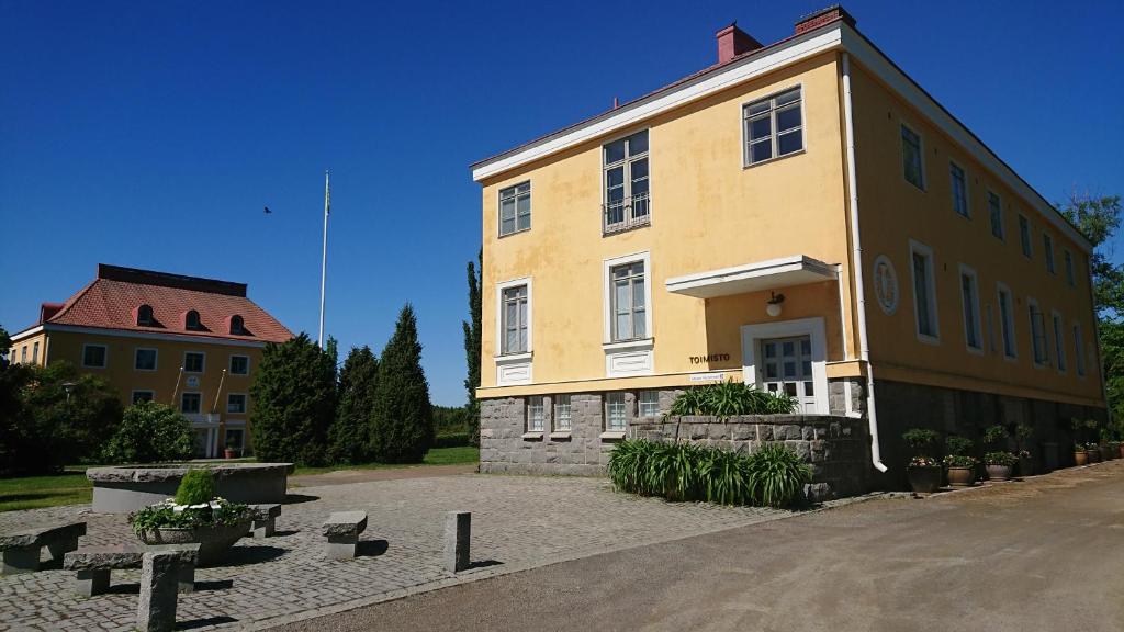 Rakennus, jossa huoneistohotelli sijaitsee