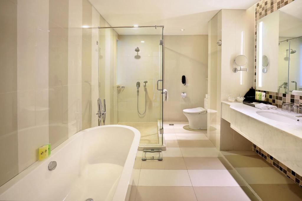 Bilik mandi di Hotel Ciputra Cibubur managed by Swiss-Belhotel International