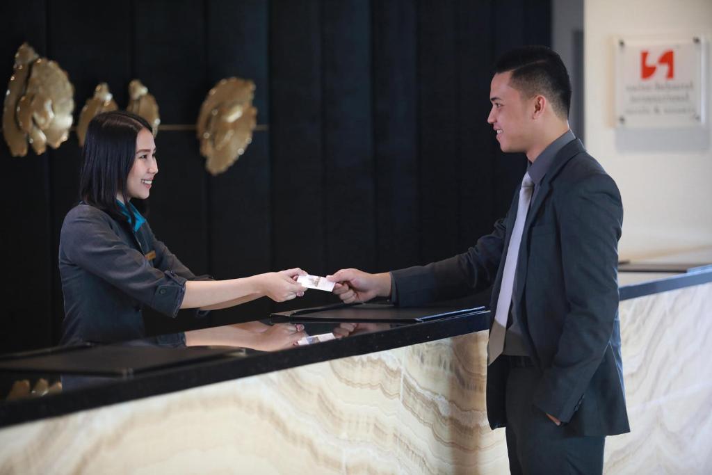 Tetamu yang menginap di Hotel Ciputra Cibubur managed by Swiss-Belhotel International