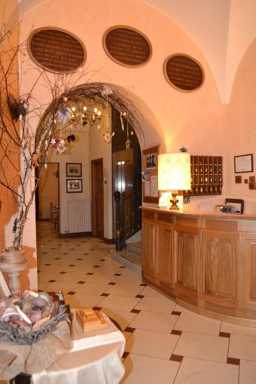 Fotografie z fotogalerie ubytování Albergo Italia v destinaci Varallo
