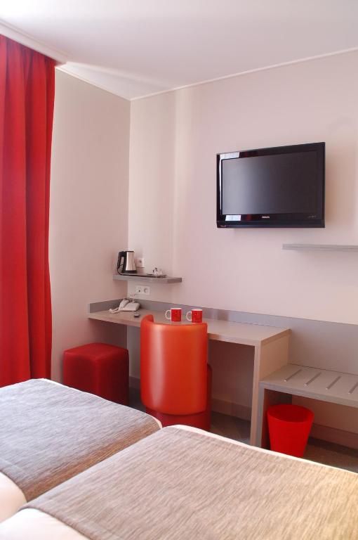 Hôtel de la Fontaine - Resim 32