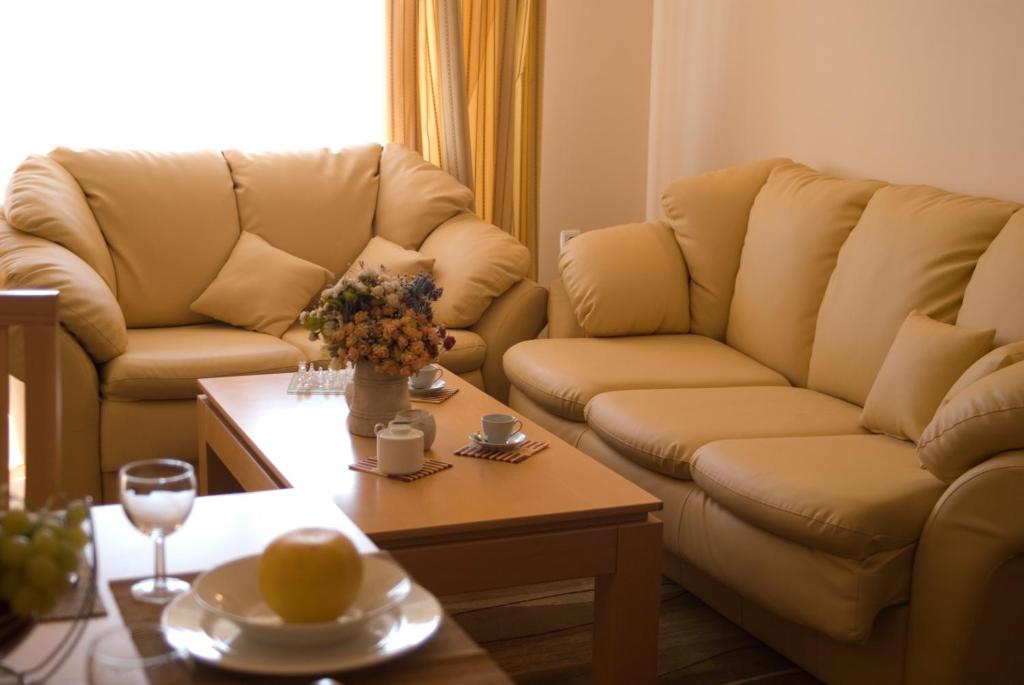 Posezení v ubytování SB Rentals Apartments in Royal Dreams Complex
