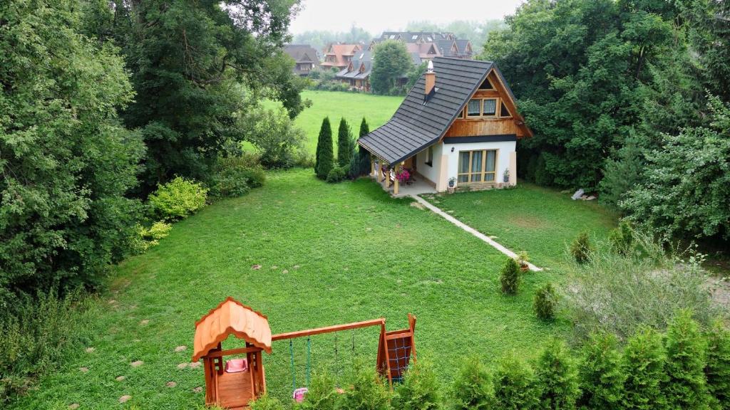 Vonkajšia záhrada v ubytovaní Domek u Mikołaja