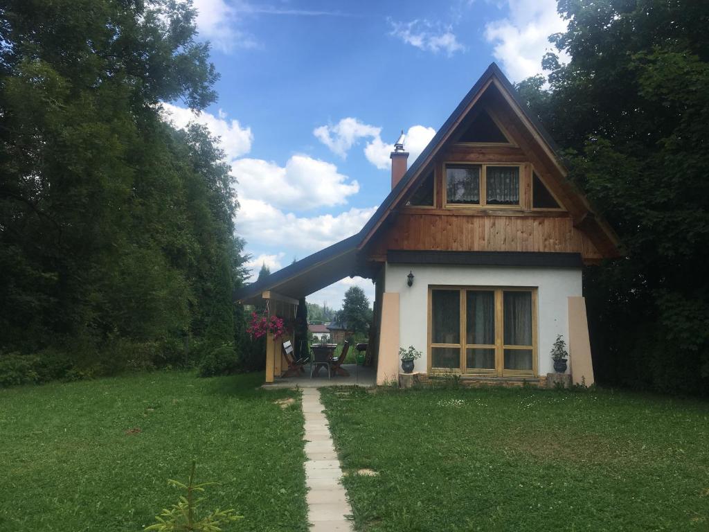 Vonkajšia záhrada v ubytovaní Domek u Mikołaja