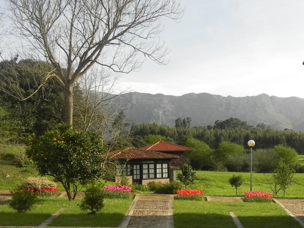 Apartamentos Turísticos Las Nieves, Po, Spain - Booking.com