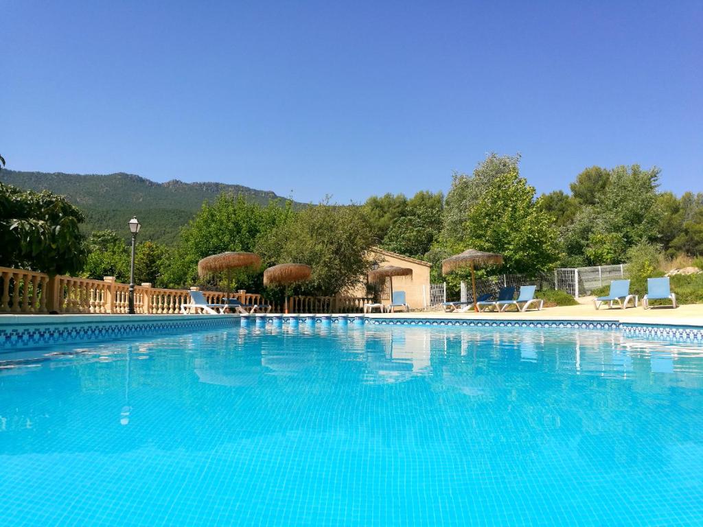 Bazén v ubytování Finca La Celada nebo v jeho okolí