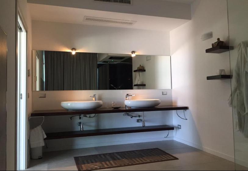 Zdjęcie z galerii obiektu Max Luxury Suite - Servizio Spiaggia Inclusa w mieście Peschici