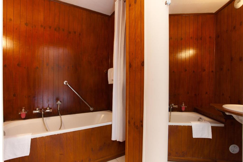 Koupelna v ubytování Hotel Macchia e Mare