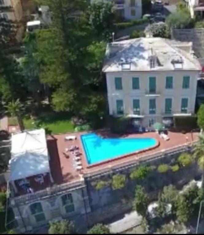 Bazén v ubytování Hotel Miramare nebo v jeho okolí