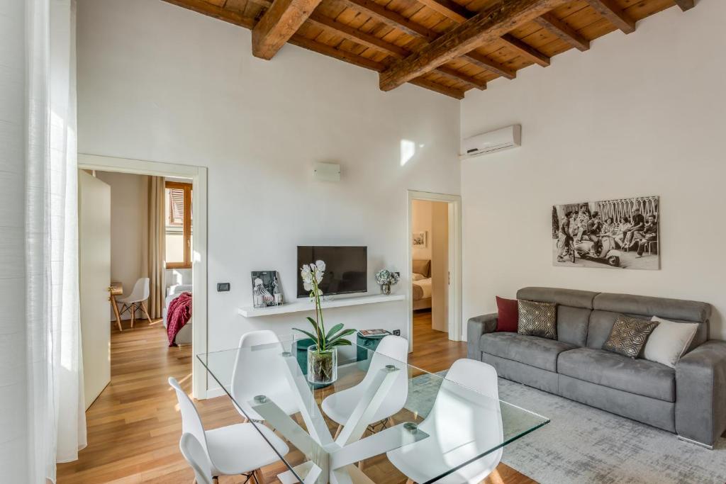 Apartments Florence - Luna Chic tesisinde bir oturma alanı