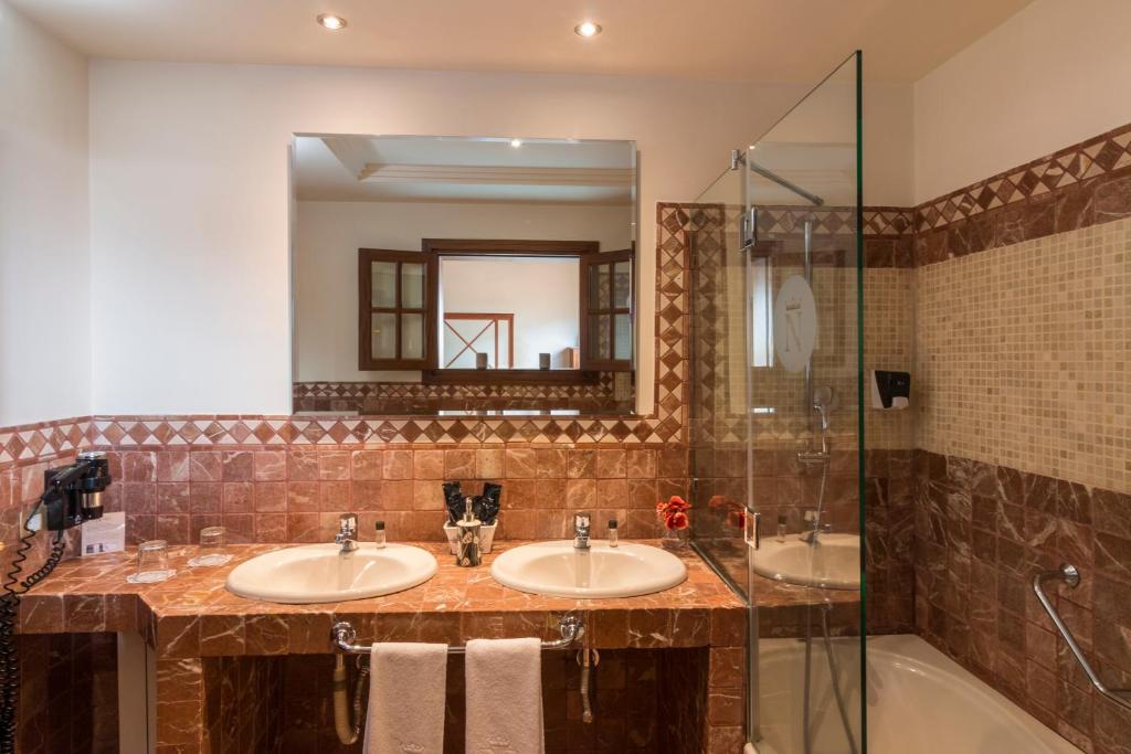 Kúpeľňa v ubytovaní Laguna Nivaria Hotel & Spa