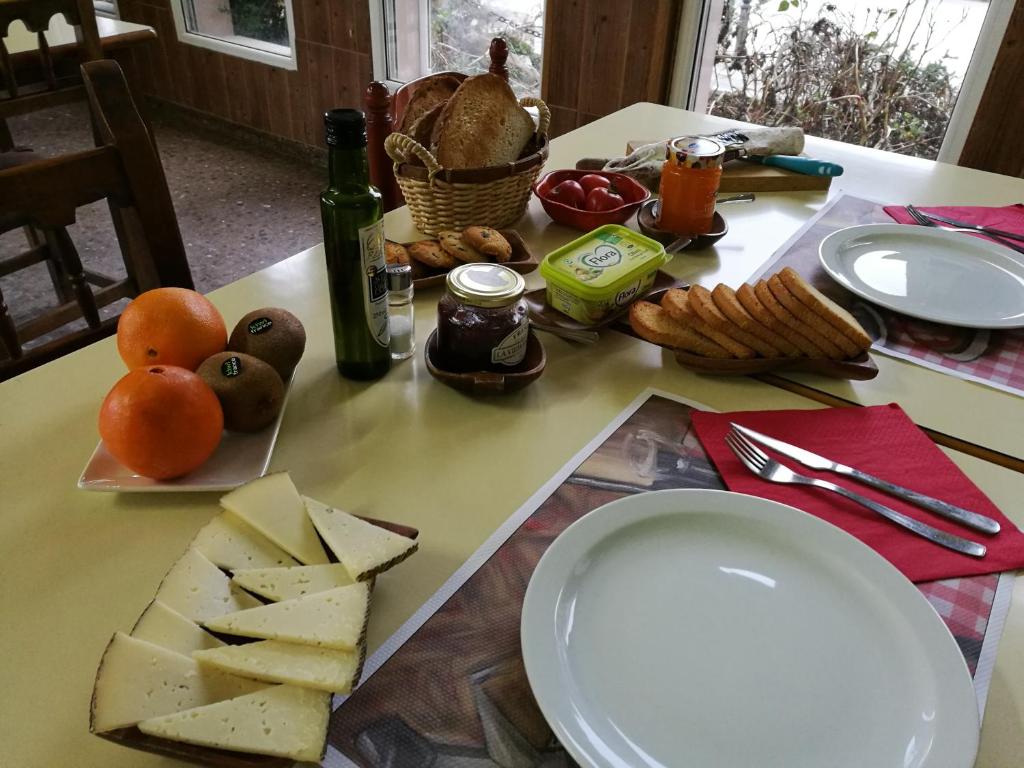 Jídlo v hostelu nebo okolí