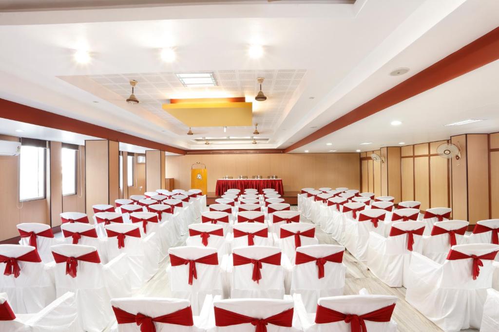 Konferenční prostory v ubytování Sri Aarvee Hotels