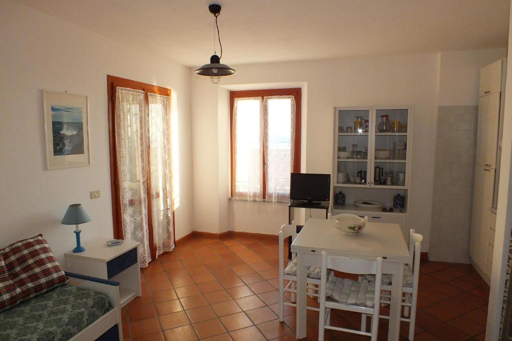A television and/or entertainment centre at Le Soleil
