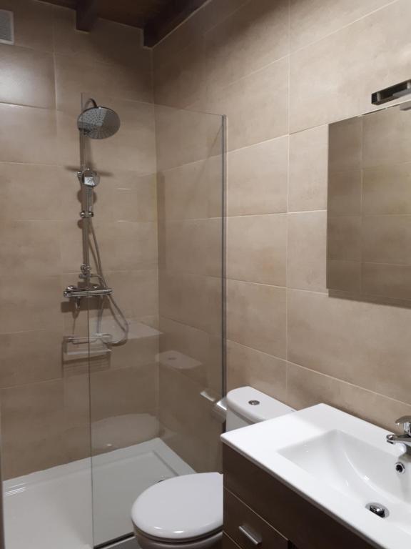Pension Vilanova - Habitación Triple Con Baño Privado