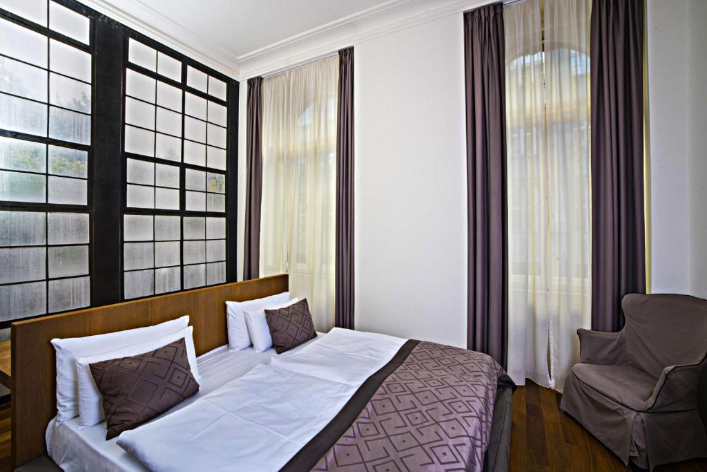 Hotel Golden Crown - 6