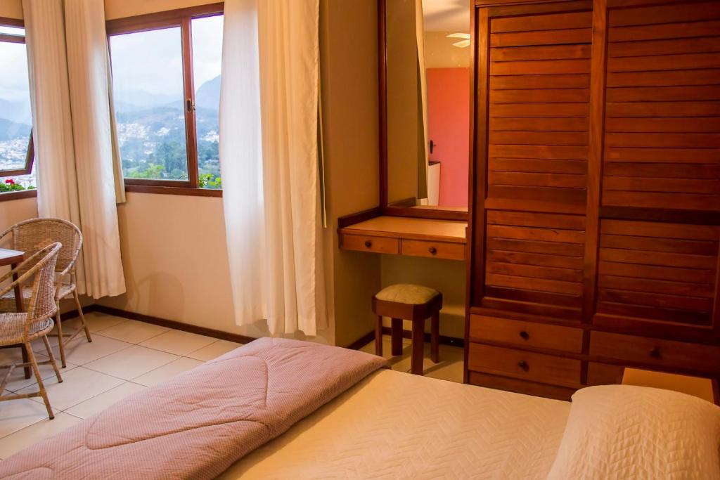  Hotel Dominguez Master