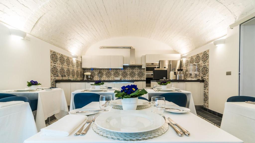 Kuchyň nebo kuchyňský kout v ubytování Cafe Bleu Relais
