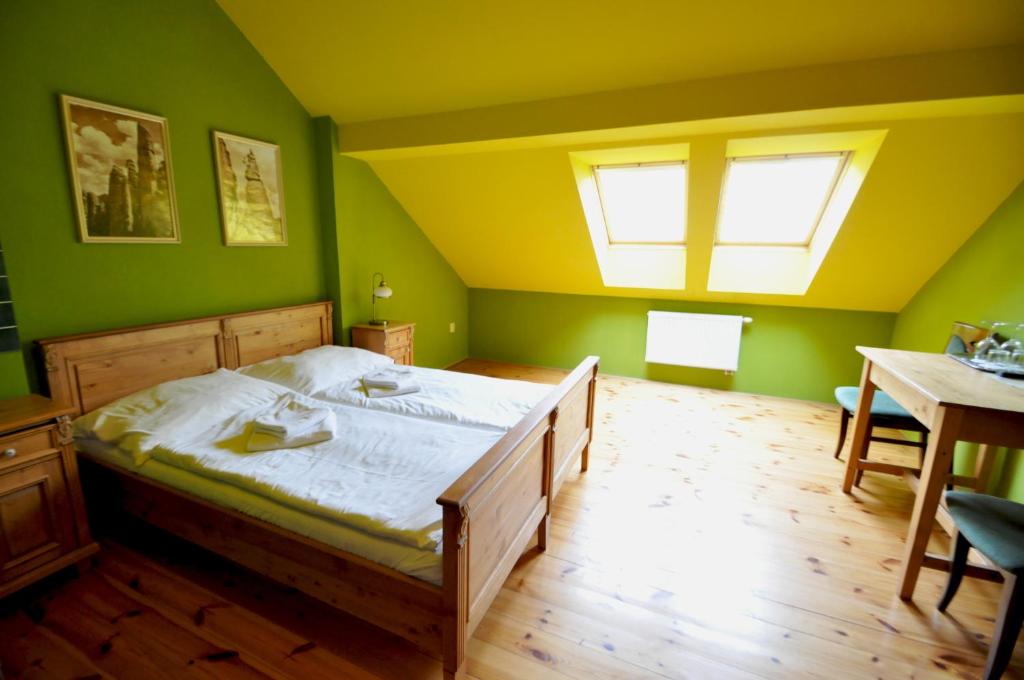 Postel nebo postele na pokoji v ubytování Pension Imperial Spa