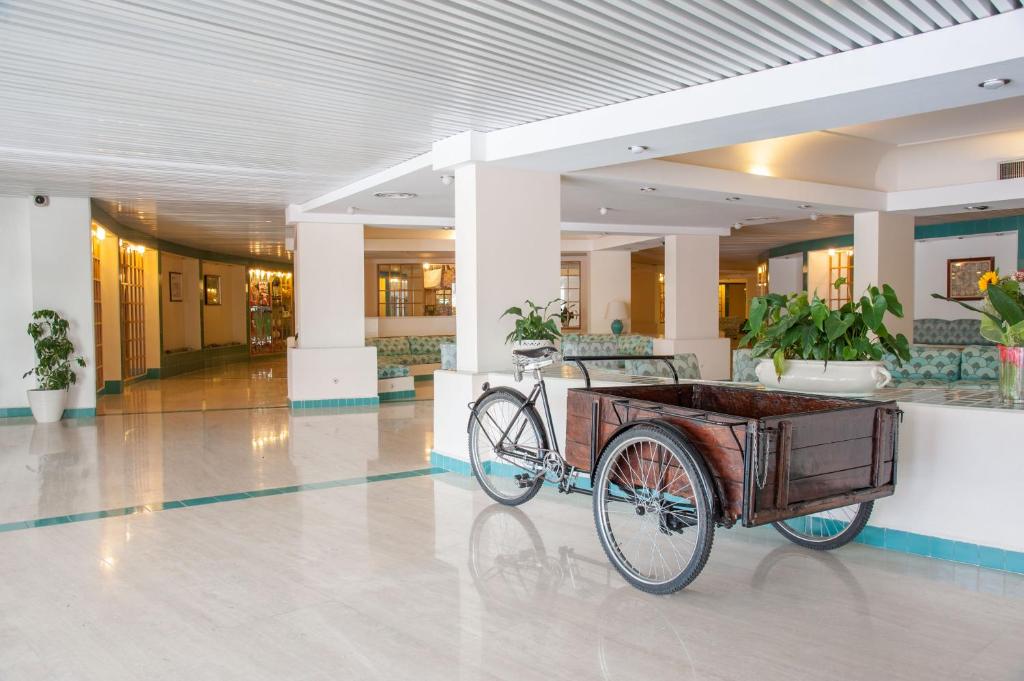 Zdjęcie z galerii obiektu Hotel Torre Oliva w mieście Policastro Bussentino