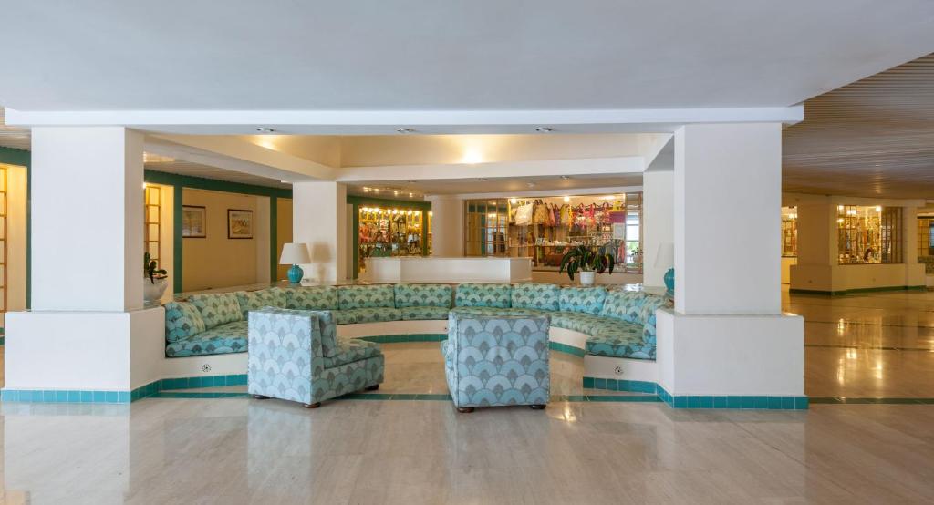 Część wypoczynkowa w obiekcie Hotel Torre Oliva