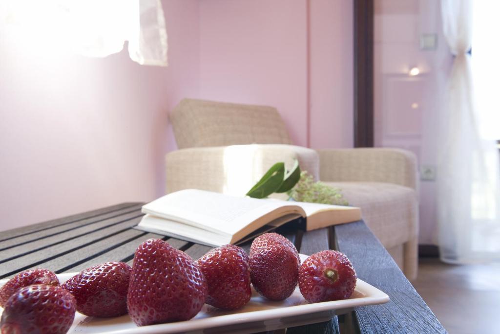 A seating area at Il Viaggio Verde