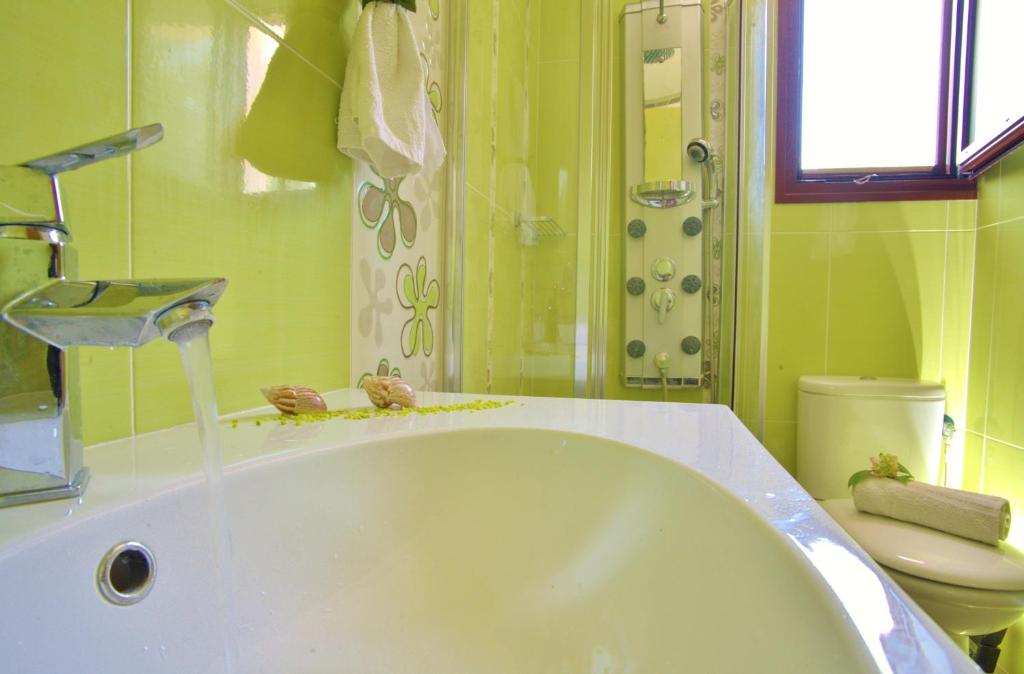 A bathroom at Il Viaggio Verde